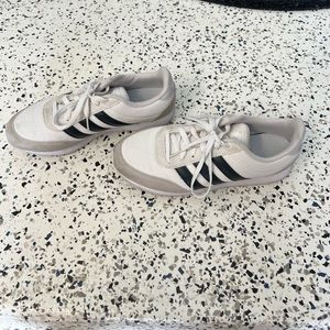 Women’s Adidas sneakers